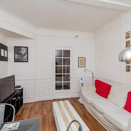 Nice Bright Apt In A Quiet Area In Apartment Paris