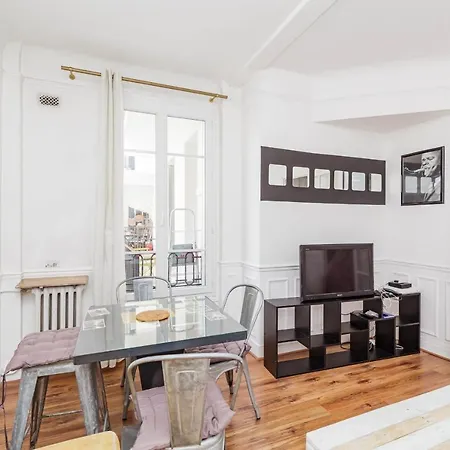 Nice Bright Apt In A Quiet Area In Apartment