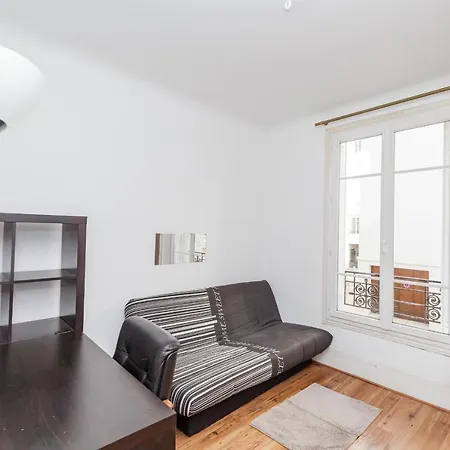 Nice Bright Apt In A Quiet Area In *